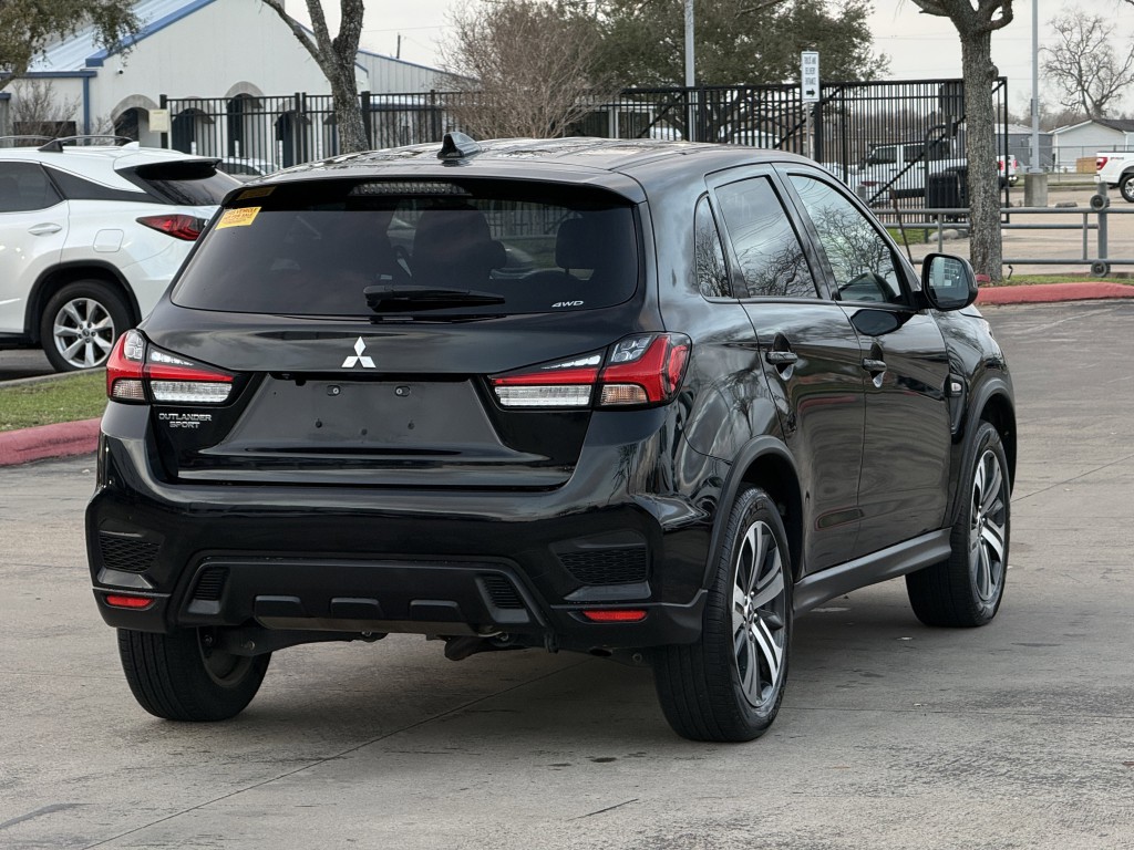 2024 Mitsubishi Outlander Image 11