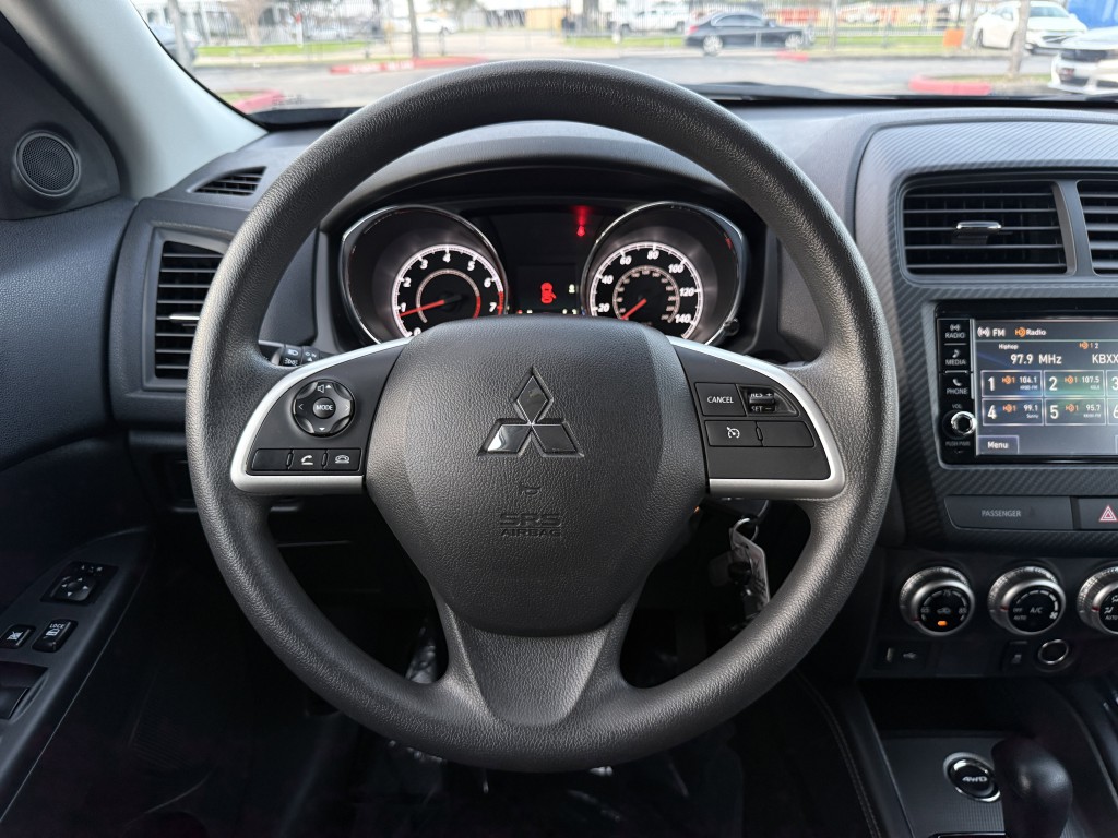 2024 Mitsubishi Outlander Image 16