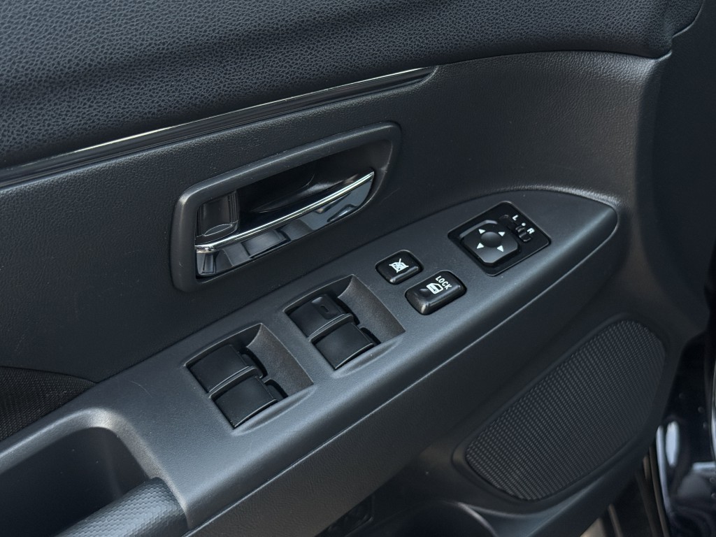 2024 Mitsubishi Outlander Image 24