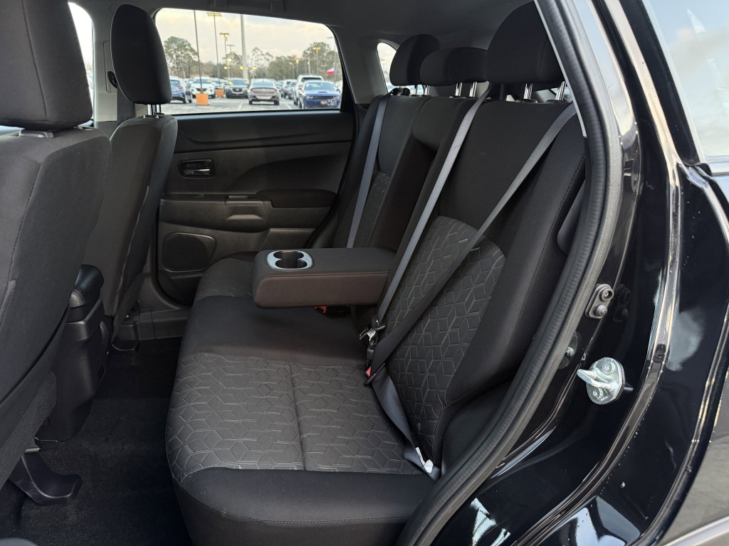 2024 Mitsubishi Outlander Image 28