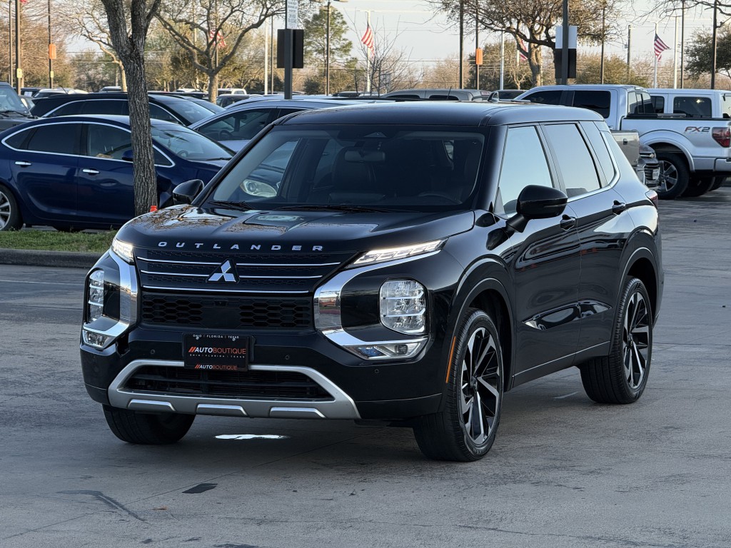2022 Mitsubishi Outlander Image 5