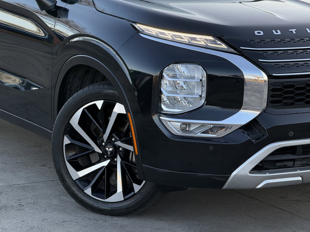 2022 Mitsubishi Outlander Image 9