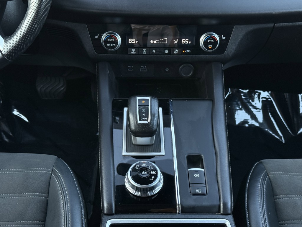 2022 Mitsubishi Outlander Image 24