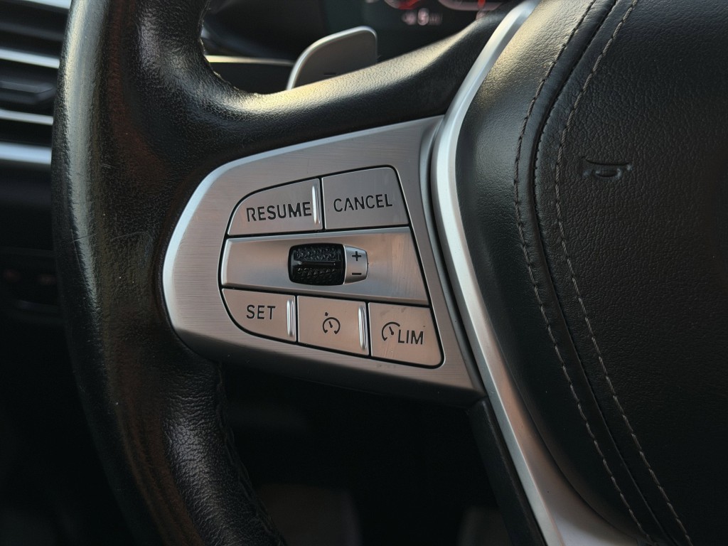 2021 BMW X7 Image 16