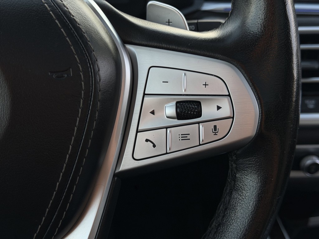 2021 BMW X7 Image 17