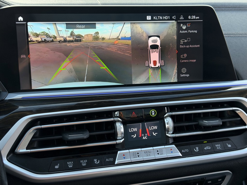 2021 BMW X7 Image 21