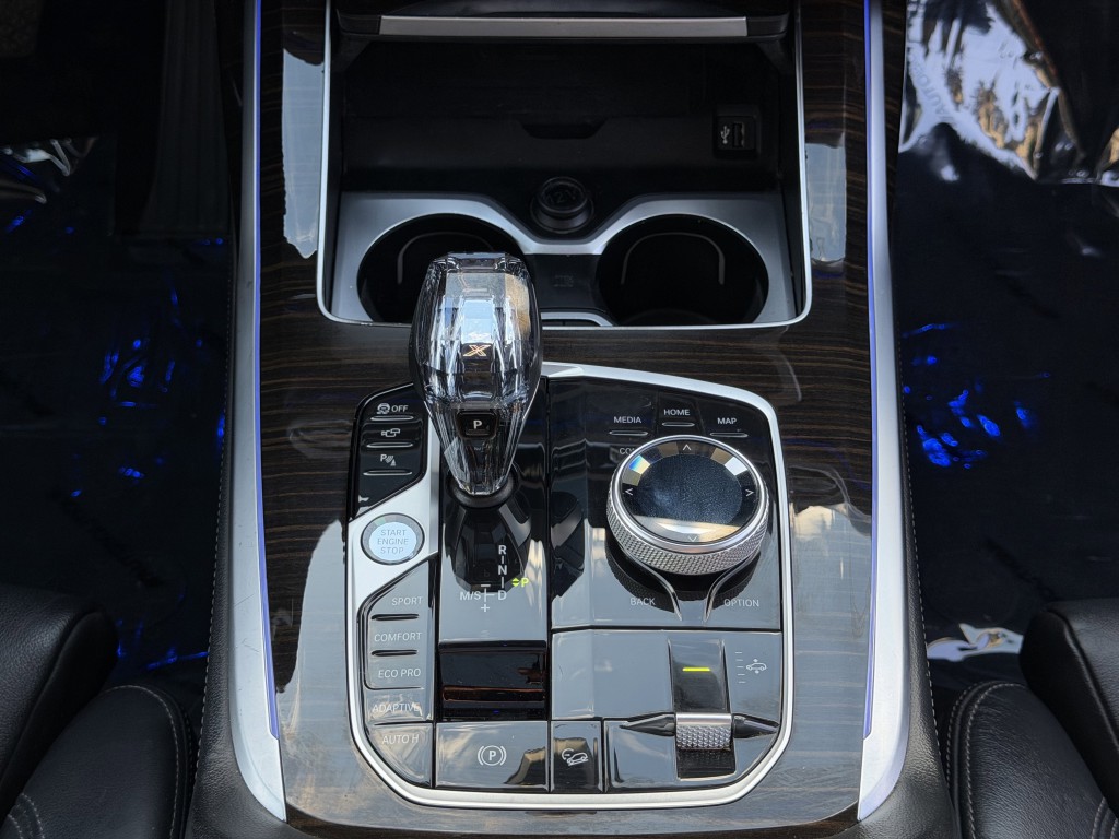 2021 BMW X7 Image 22