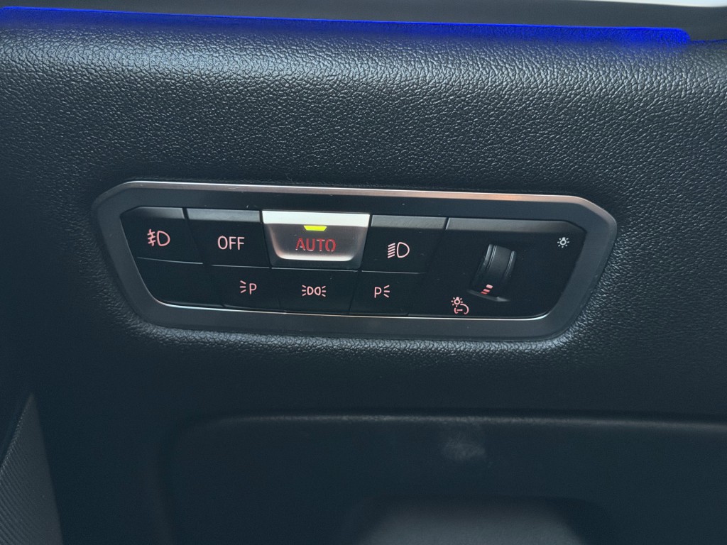 2021 BMW X7 Image 25