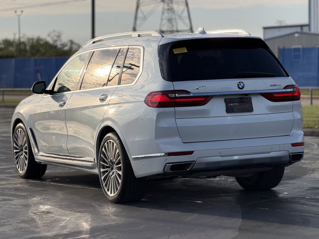 2021 BMW X7 Image 26