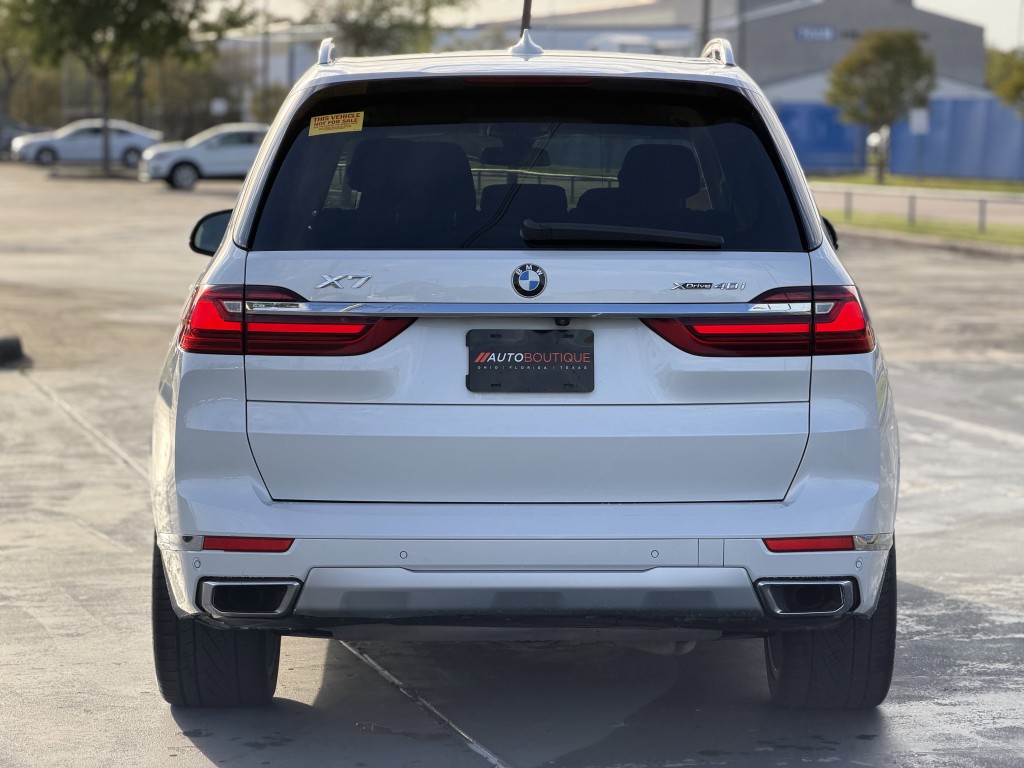2021 BMW X7 Image 28