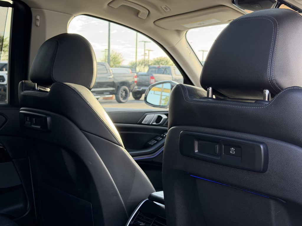 2021 BMW X7 Image 35