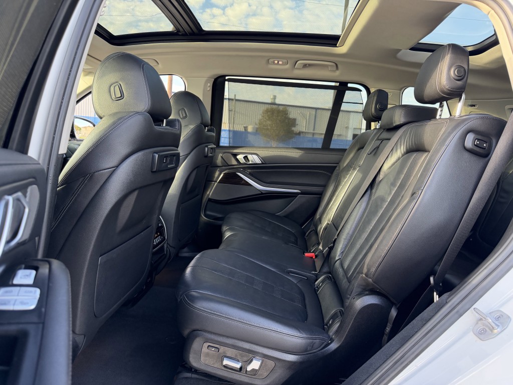 2021 BMW X7 Image 39