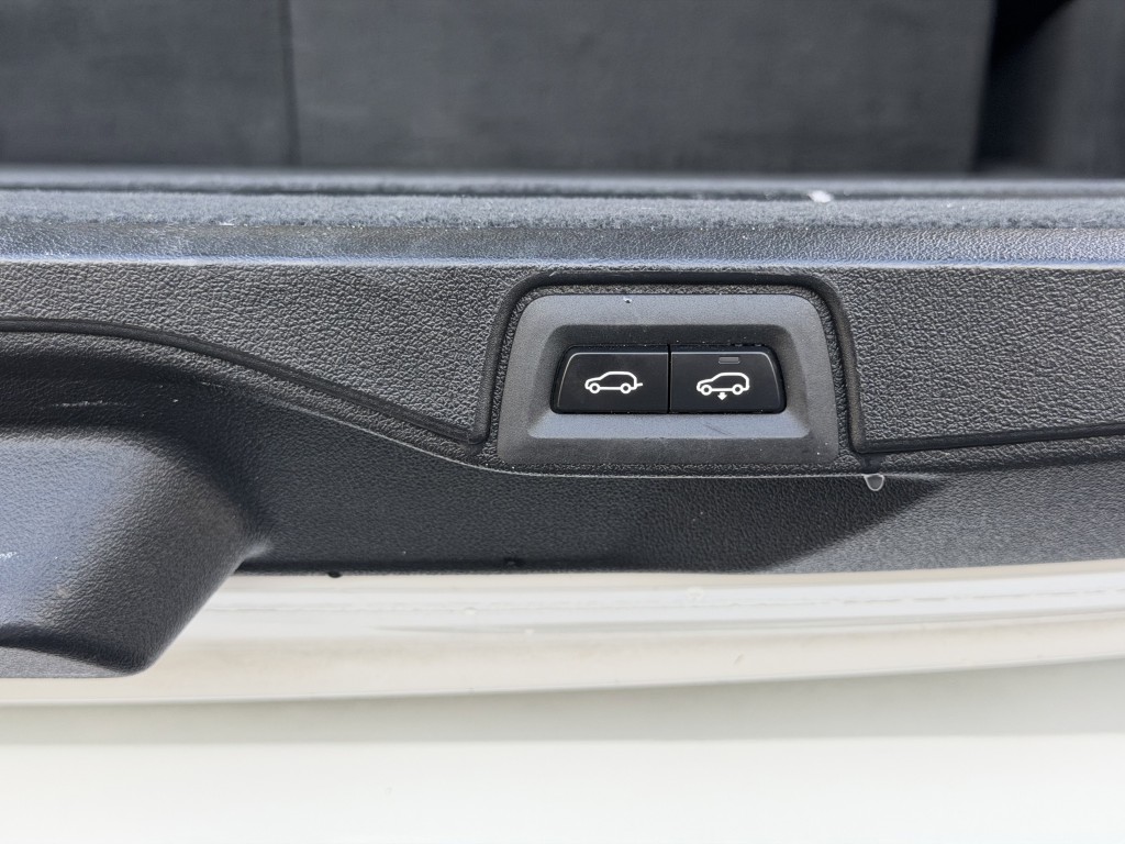 2021 BMW X7 Image 43