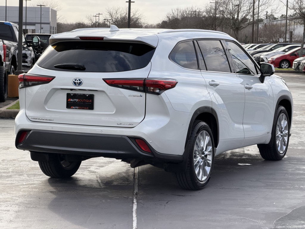 2023 Toyota Highlander Image 8