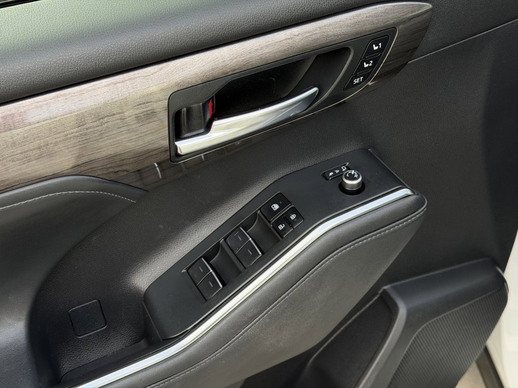 2023 Toyota Highlander Image 24