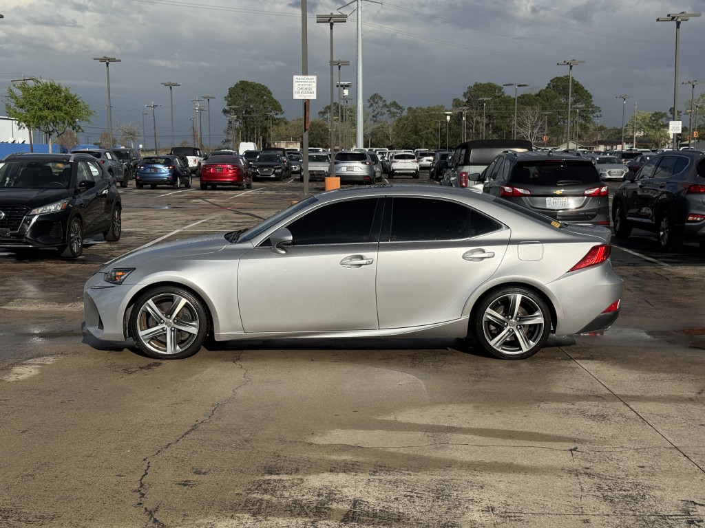 2020 Lexus IS Image 12