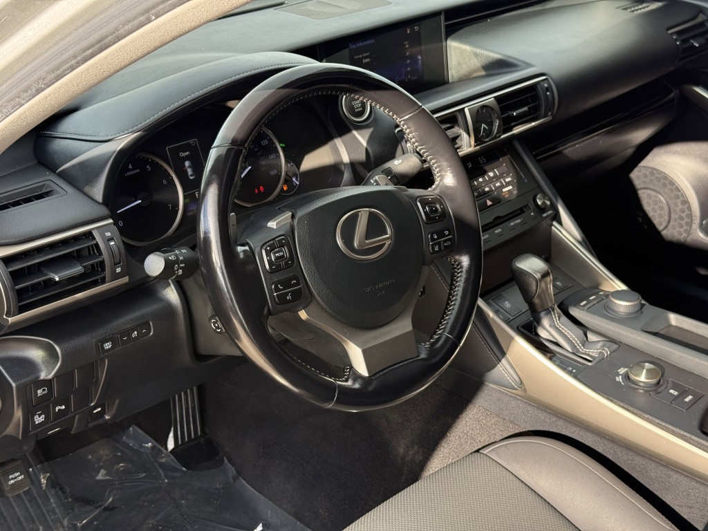 2020 Lexus IS Image 14