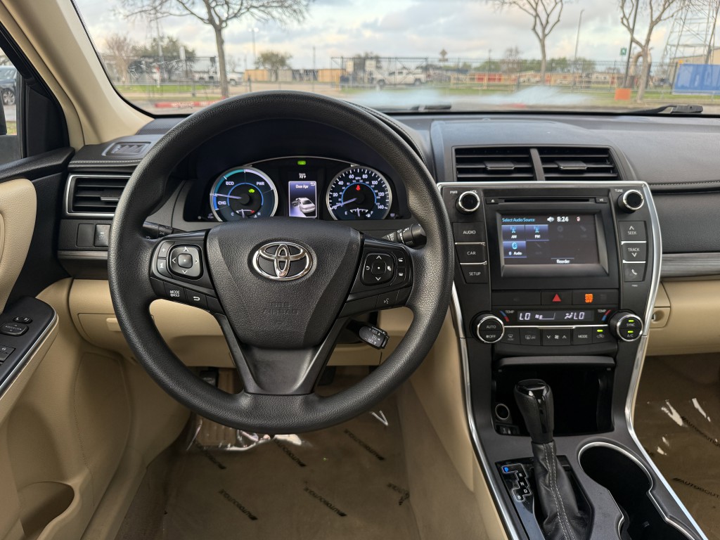 2015 Toyota Camry Image 12