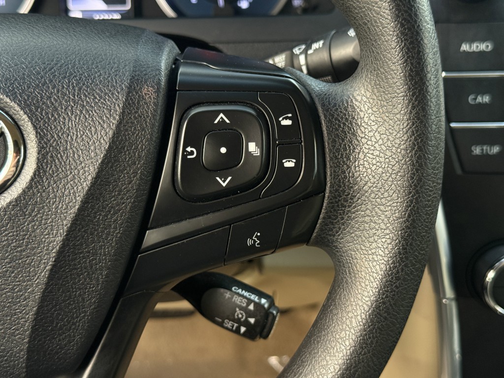 2015 Toyota Camry Image 15