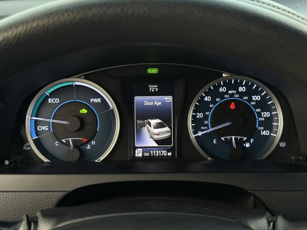 2015 Toyota Camry Image 16