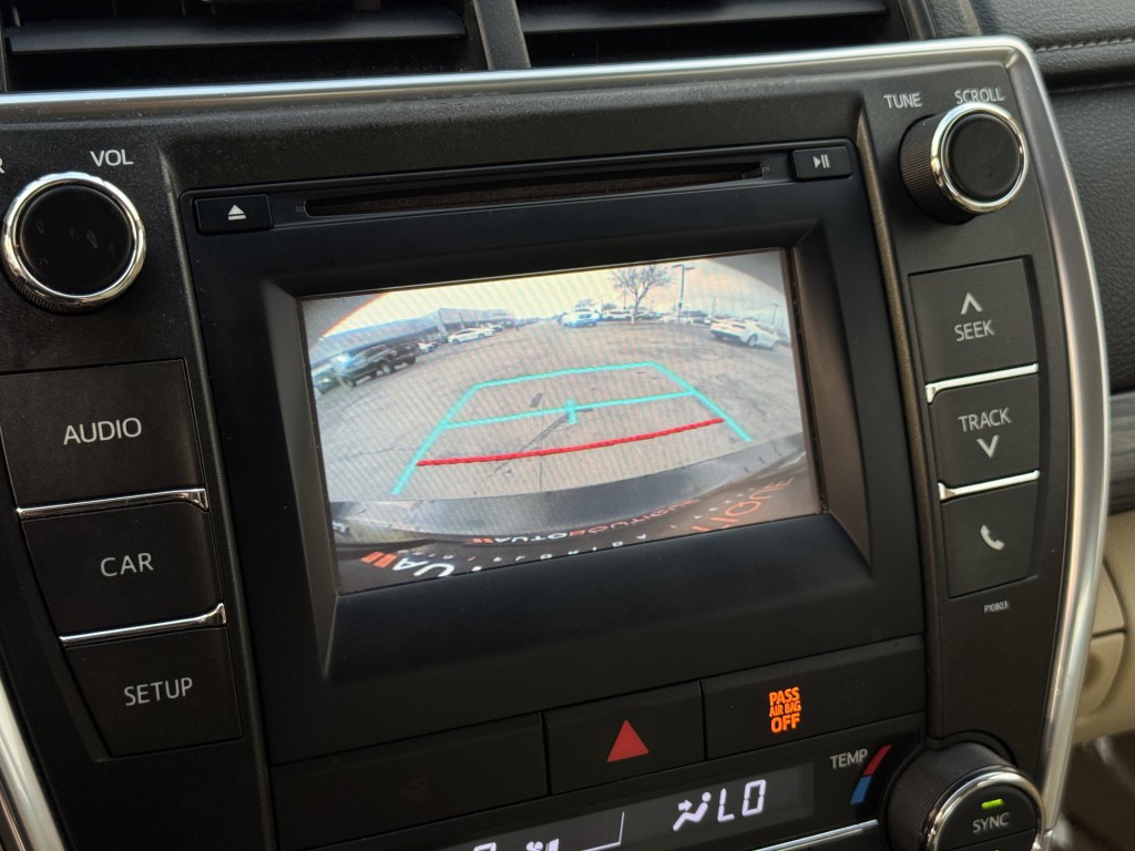 2015 Toyota Camry Image 19