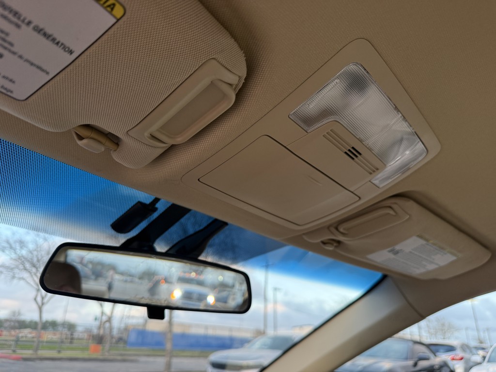 2015 Toyota Camry Image 21