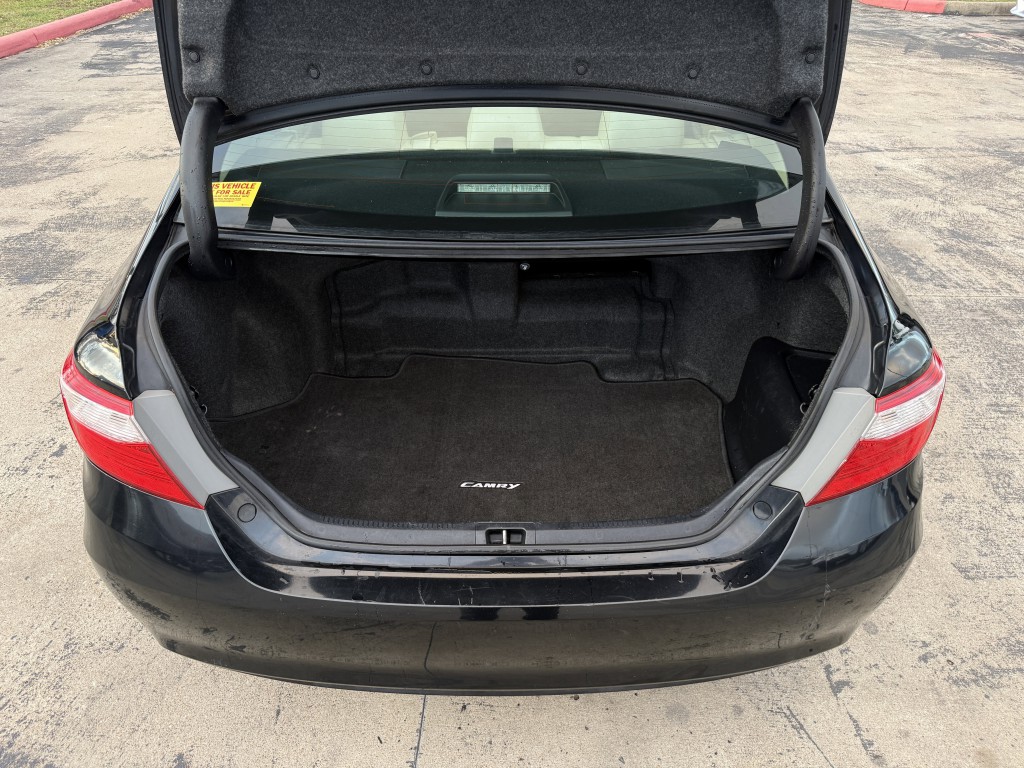2015 Toyota Camry Image 23