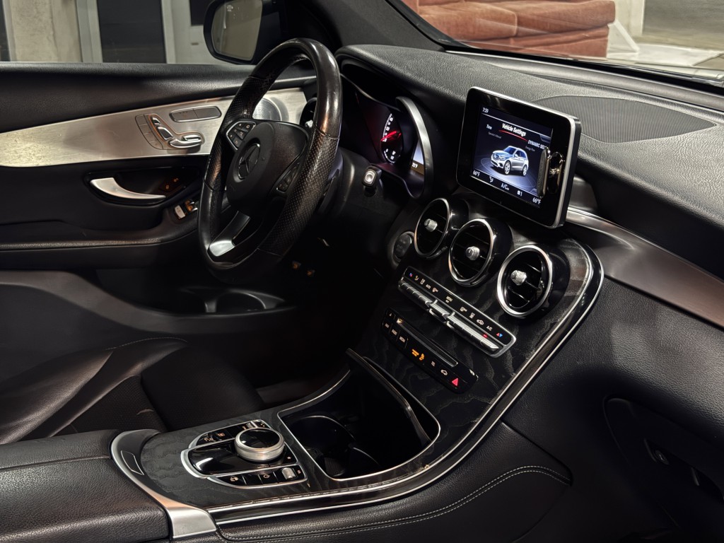 2019 Mercedes-Benz GLC-Class Image 14