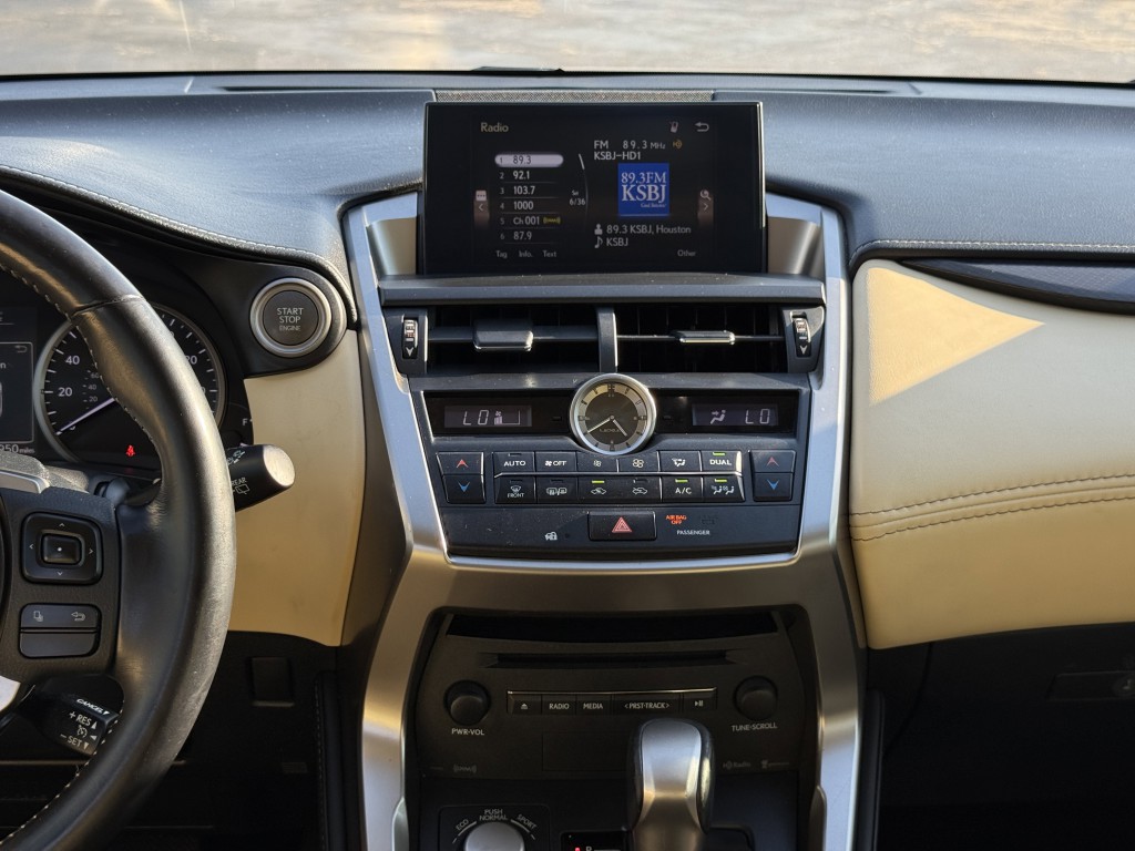 2016 Lexus NX 200t Image 20