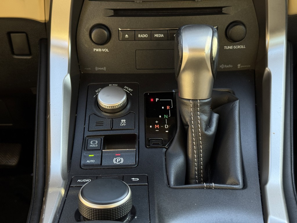 2016 Lexus NX 200t Image 23