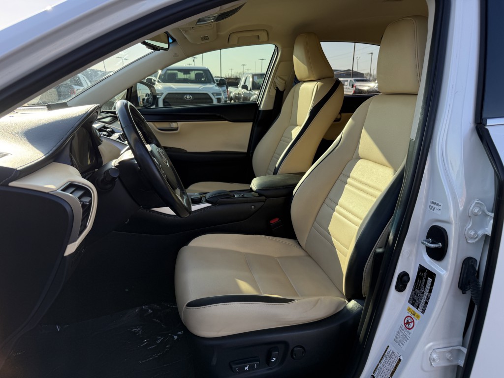 2016 Lexus NX 200t Image 26