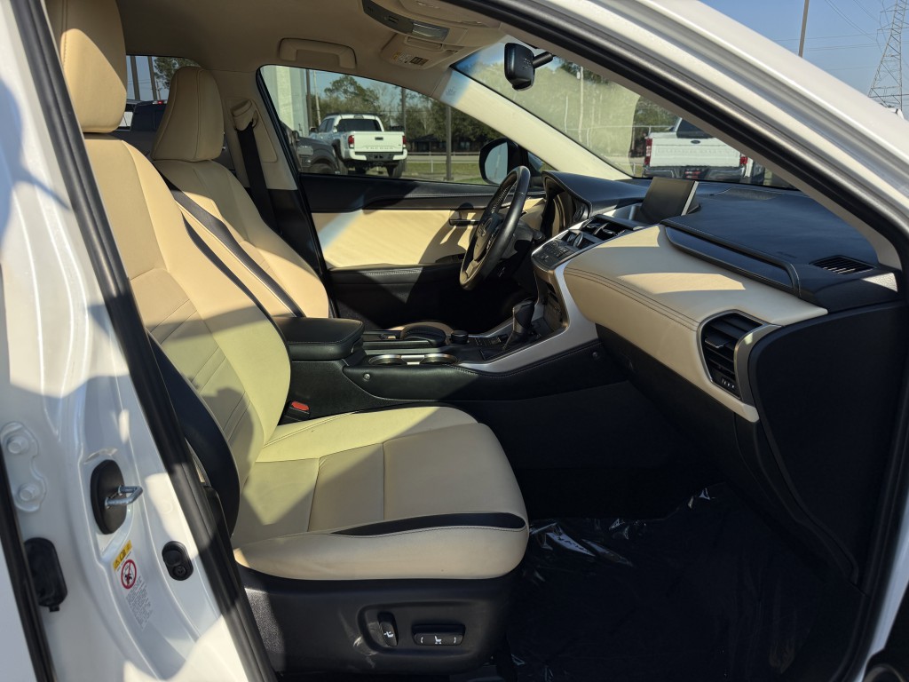 2016 Lexus NX 200t Image 27