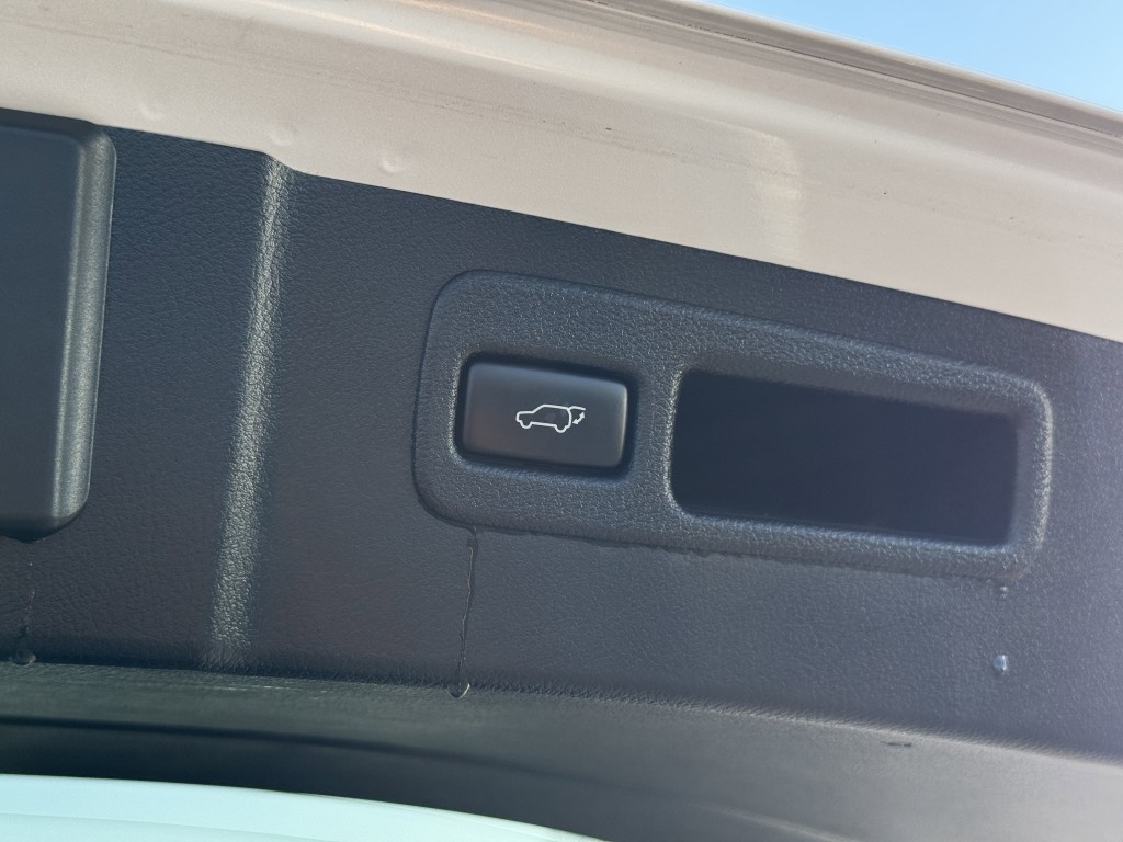 2016 Lexus NX 200t Image 32