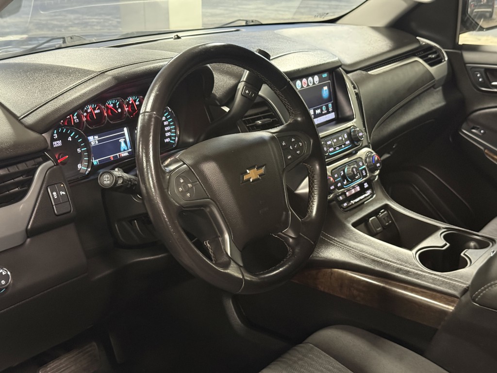 2020 Chevrolet Suburban Image 12