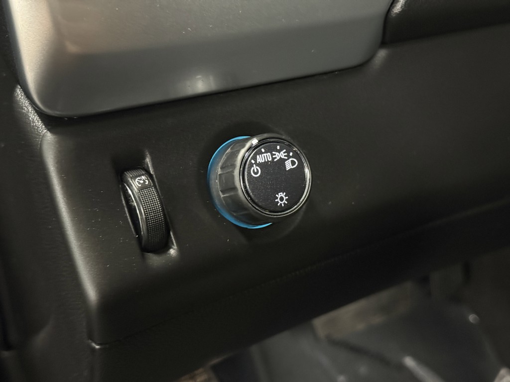 2020 Chevrolet Suburban Image 25