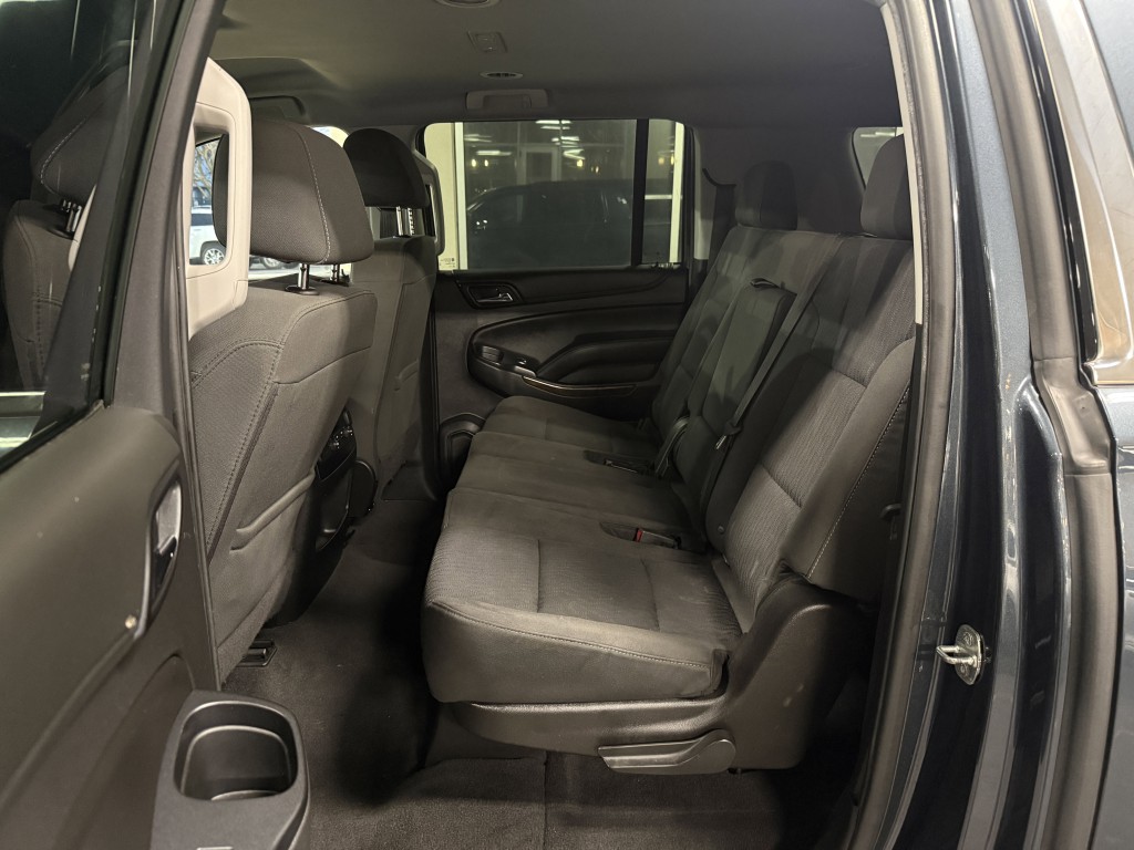 2020 Chevrolet Suburban Image 30