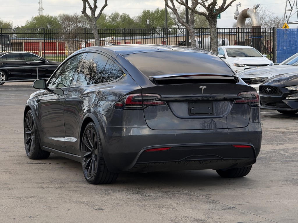 2022 Tesla Model X Image 9