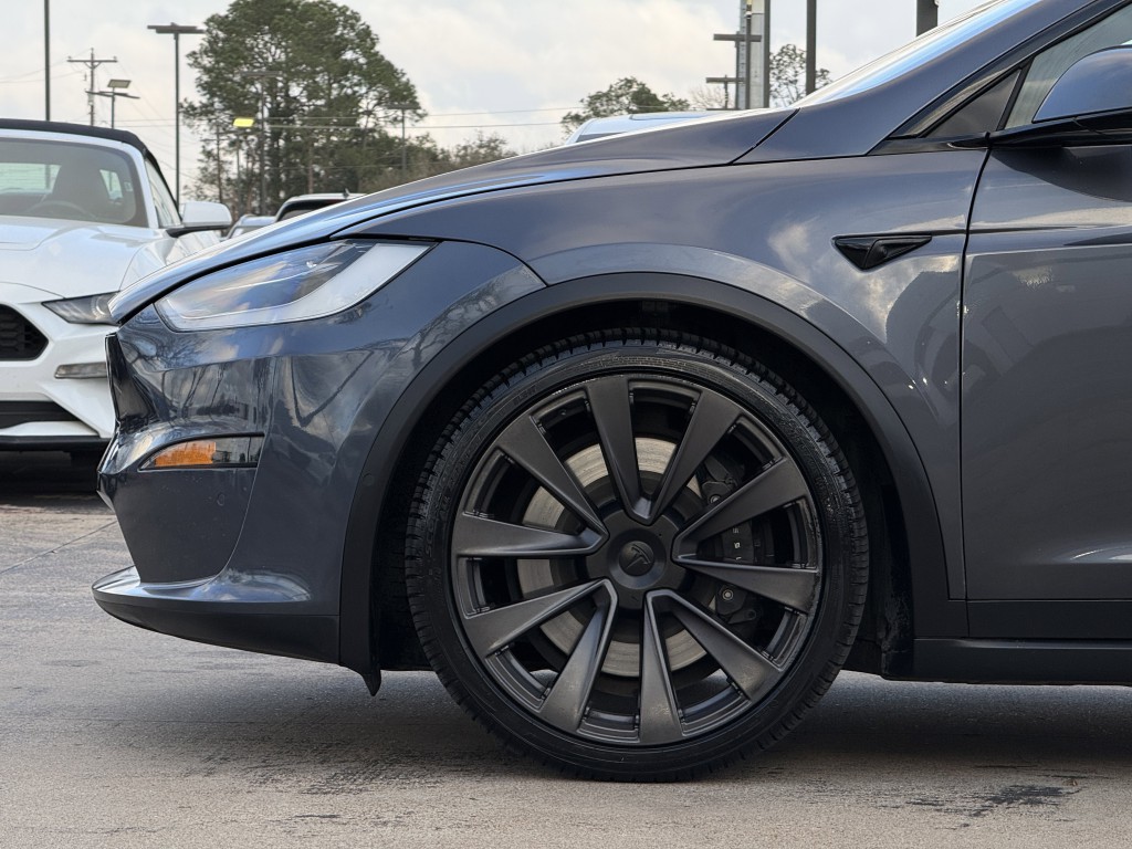 2022 Tesla Model X Image 11