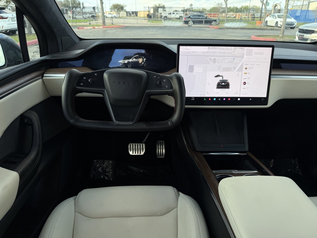 2022 Tesla Model X Image 15