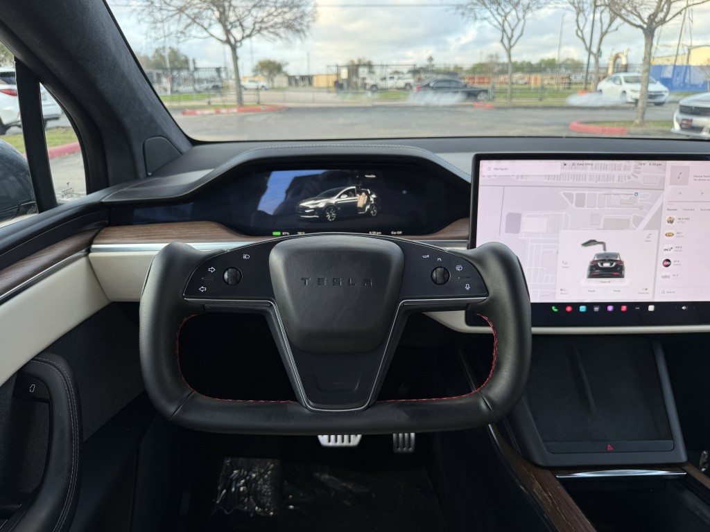 2022 Tesla Model X Image 16