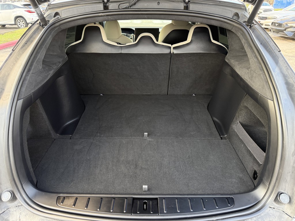 2022 Tesla Model X Image 34
