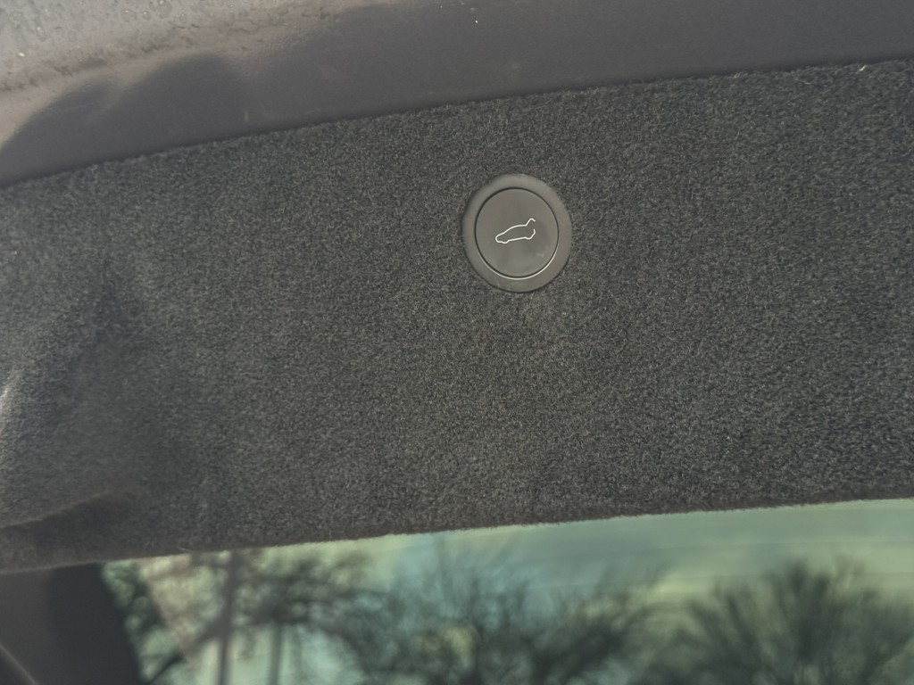 2022 Tesla Model X Image 35