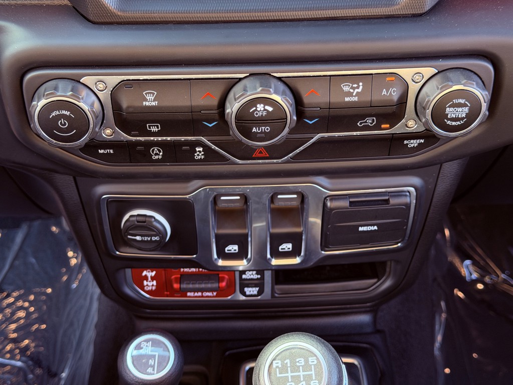 2021 Jeep Wrangler Image 21