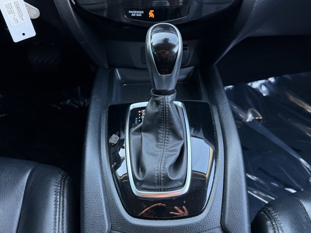 2021 Nissan Rogue Image 16