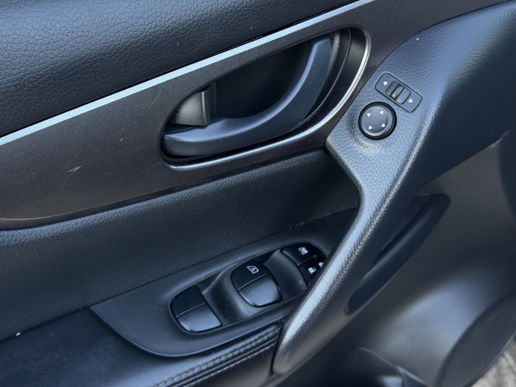 2021 Nissan Rogue Image 18