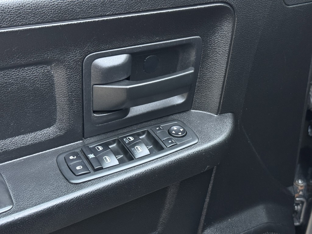 2013 RAM 1500 Image 23