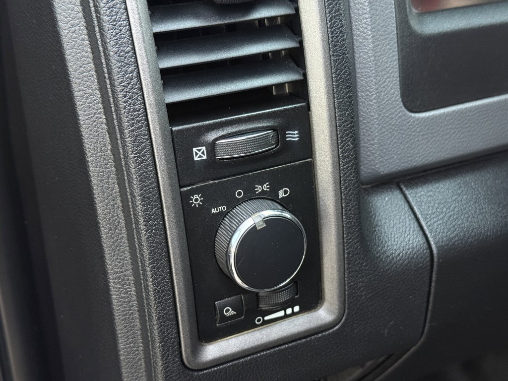 2013 RAM 1500 Image 24