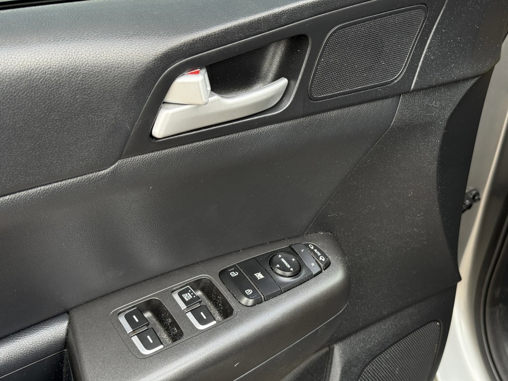 2020 Kia Sportage Image 25