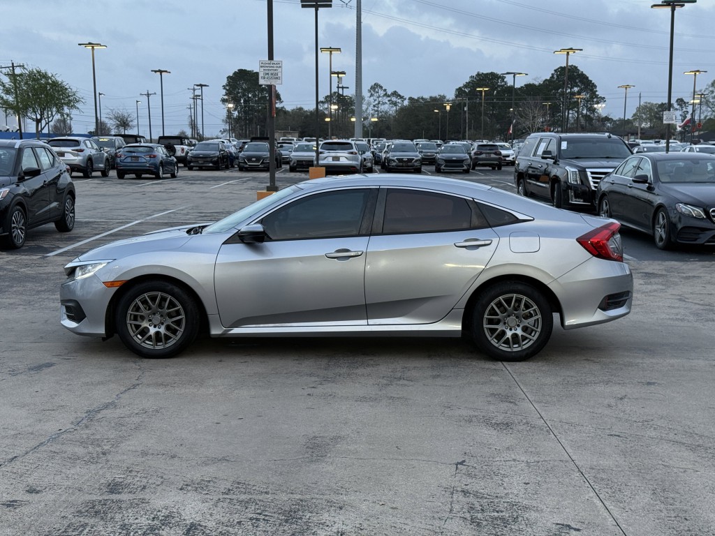 2017 Honda Civic Image 12