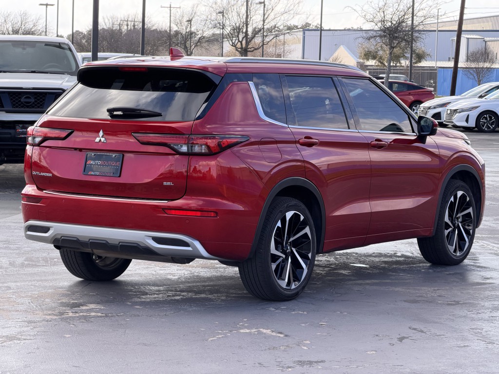 2024 Mitsubishi Outlander Image 9